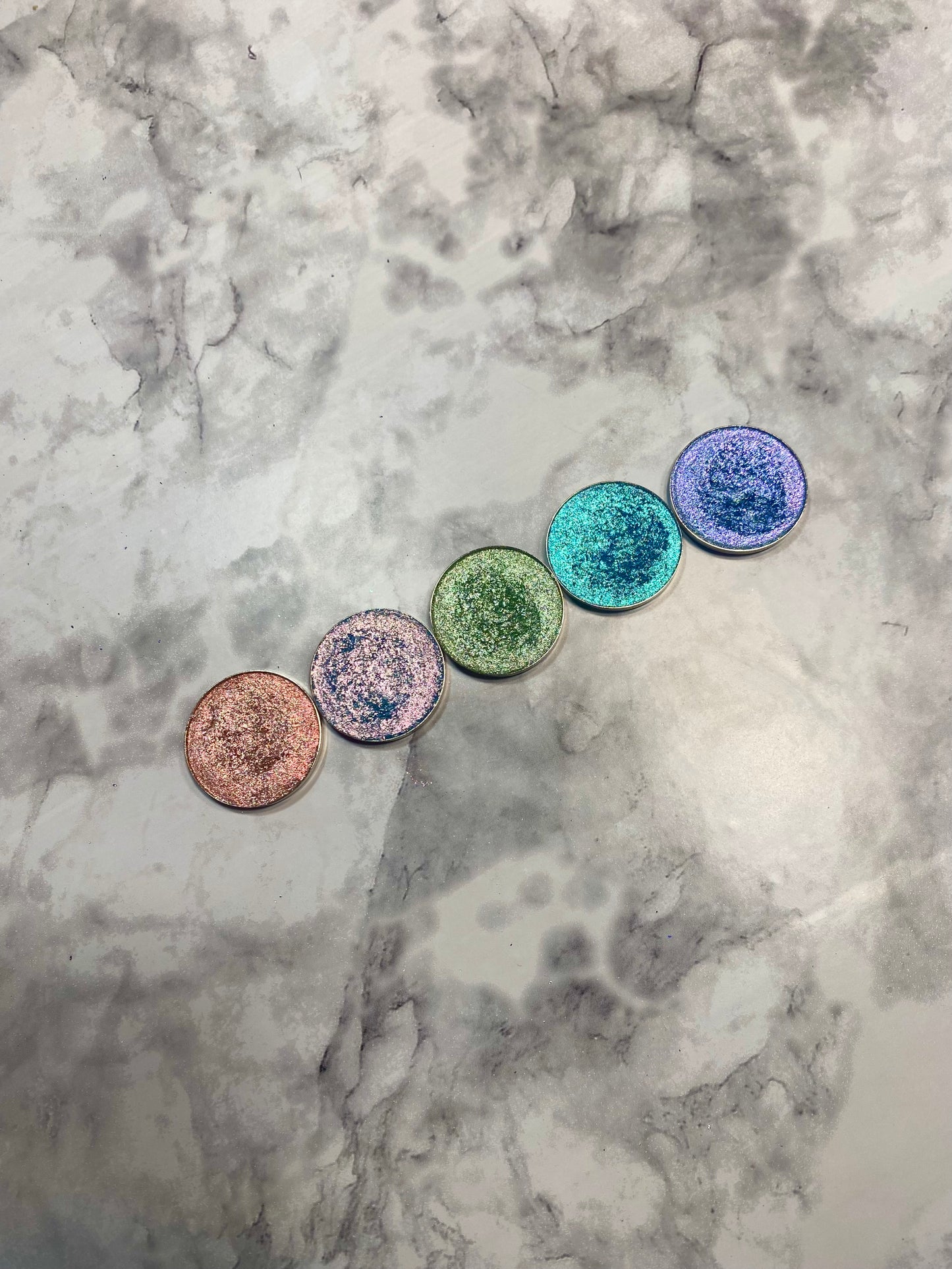 Holographic Multichrome Bundle