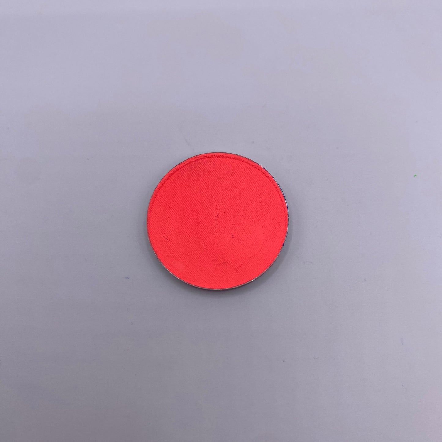 Neon matte pressed pigments