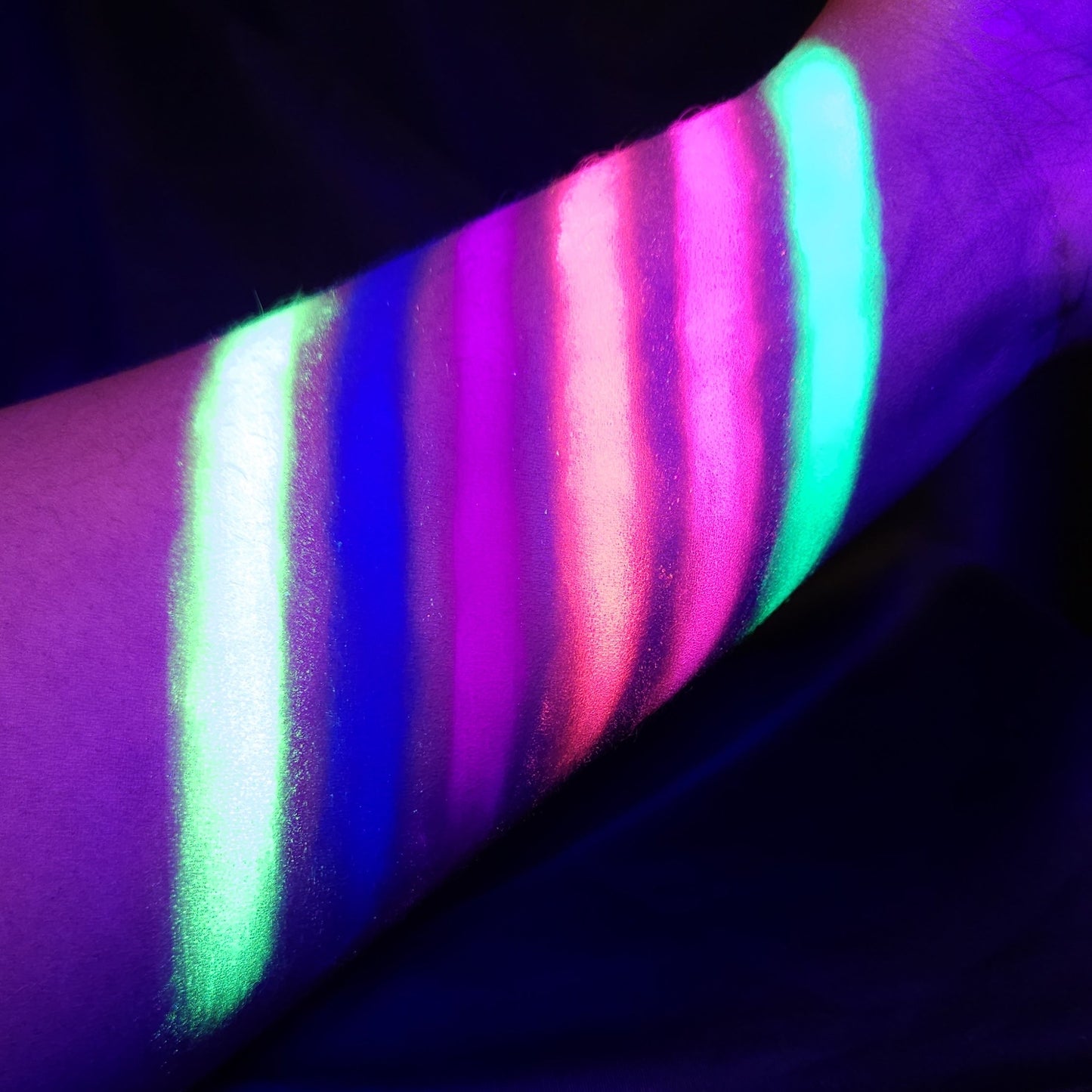 Neon matte pressed pigments