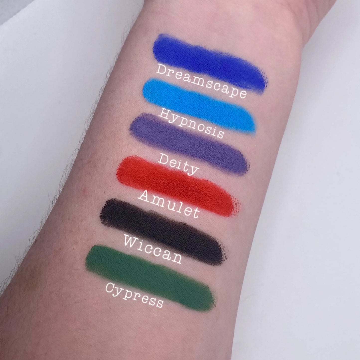 Delineador de ojos en gel Cypress Immortal