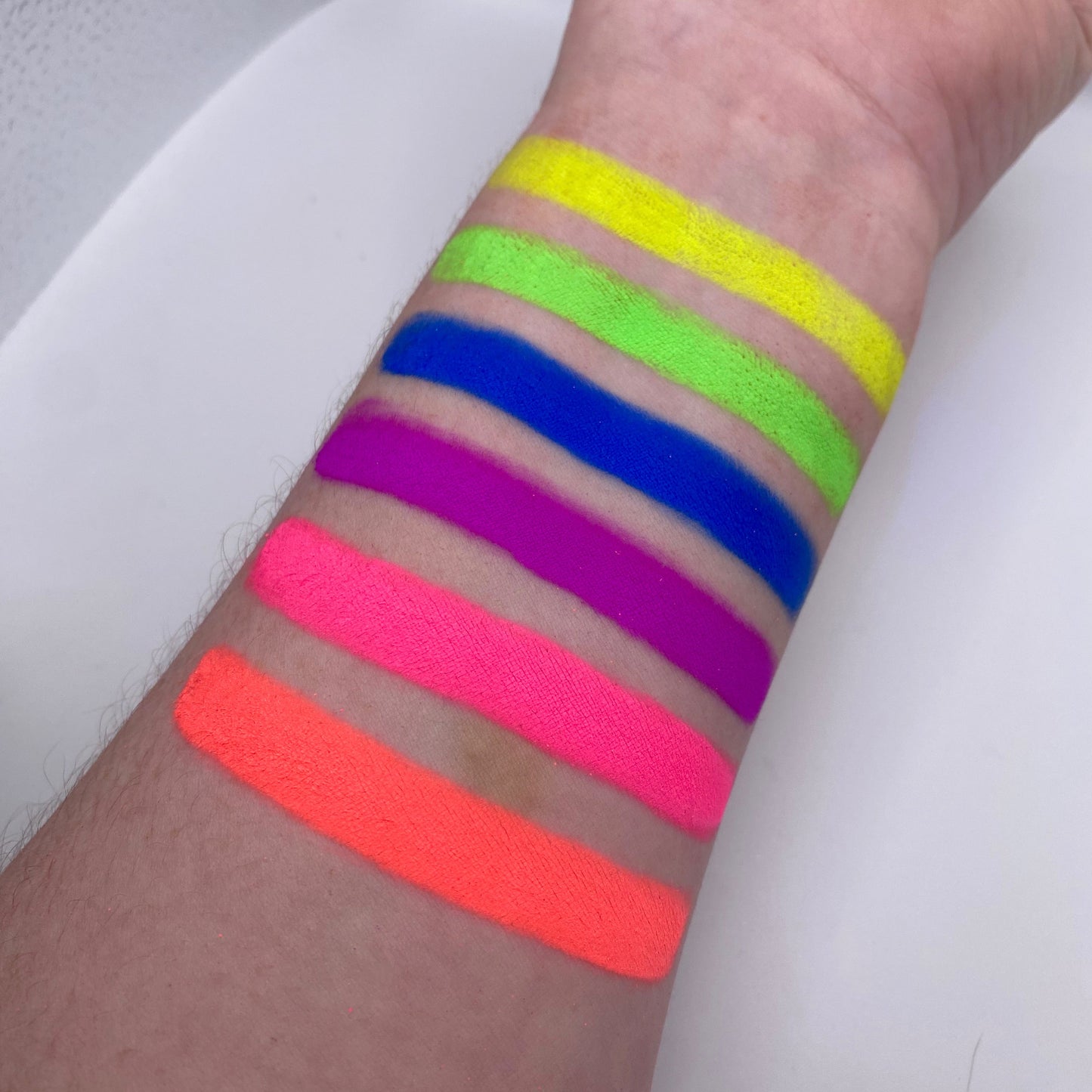 Neon matte pressed pigments